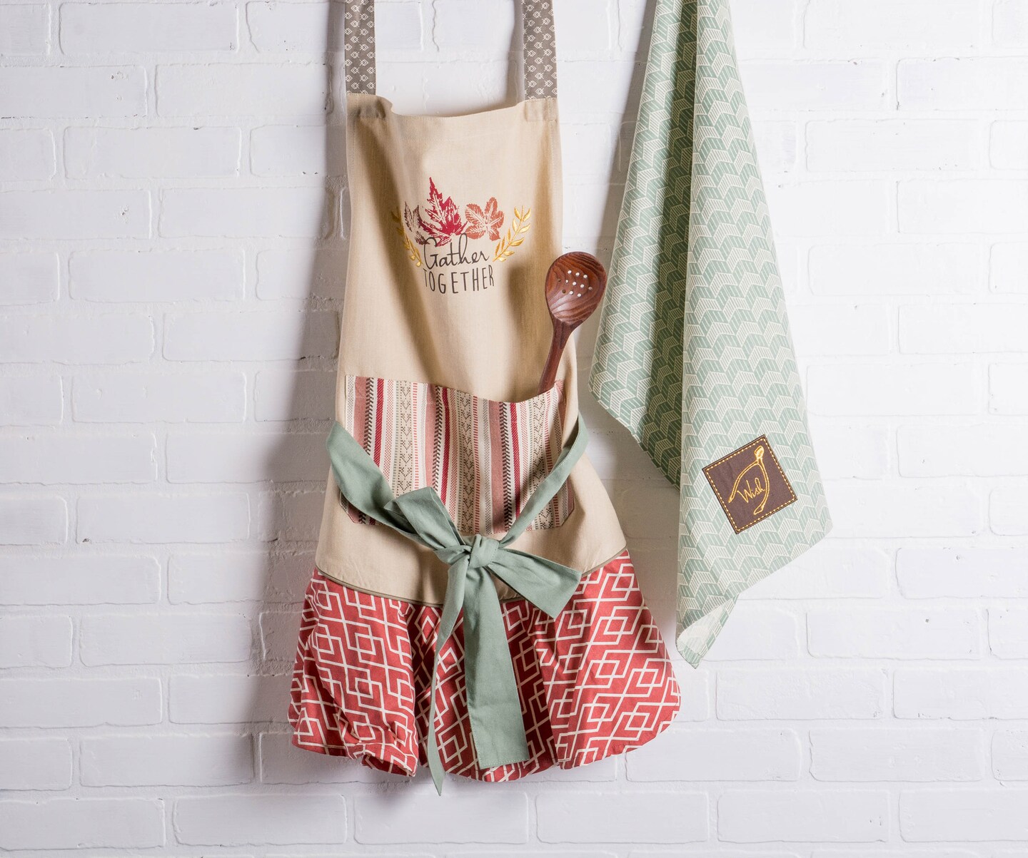 DII Gather Together Ruffle Apron