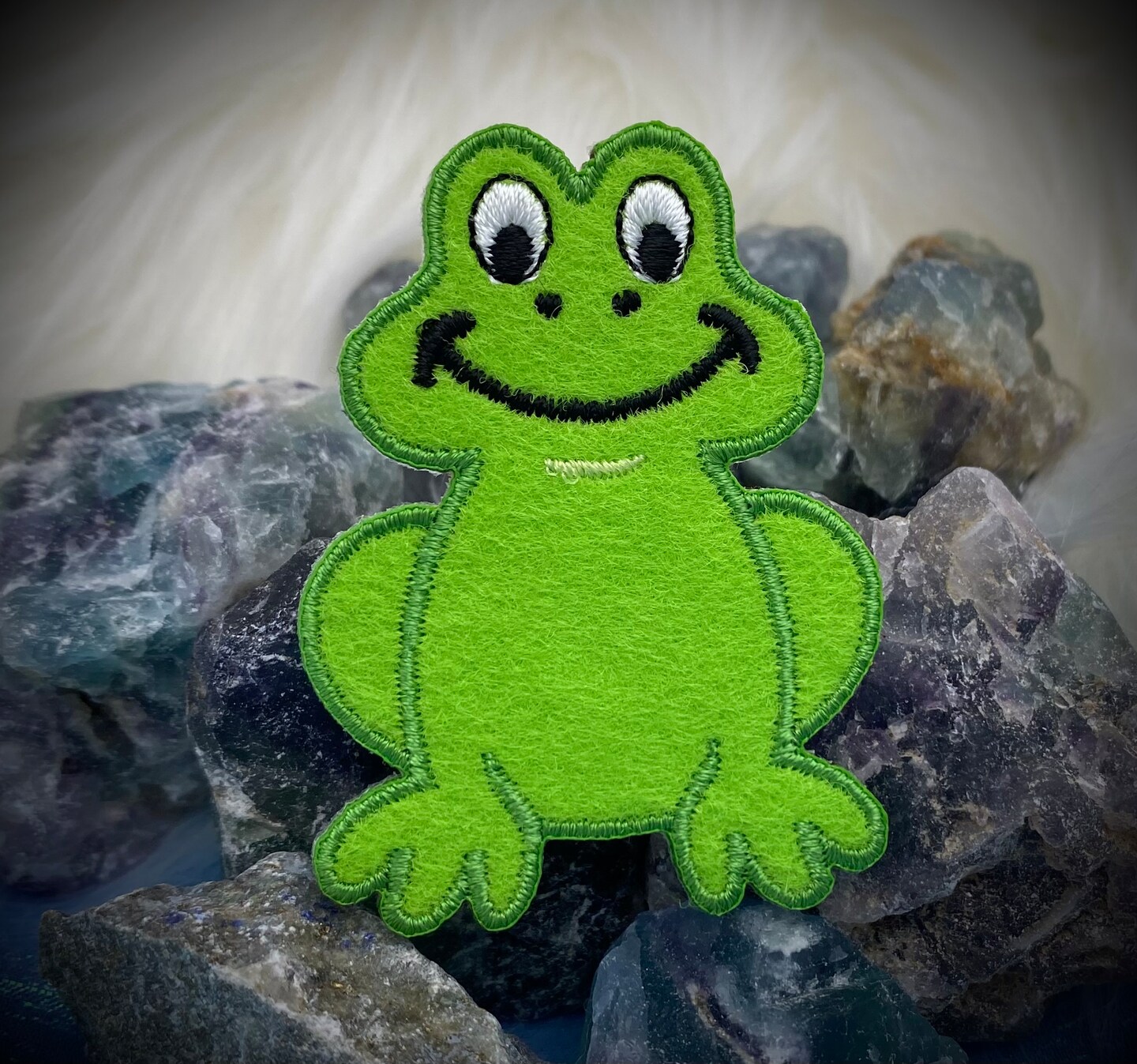 Green Felt Frog, Embroidered, Iron on Patch