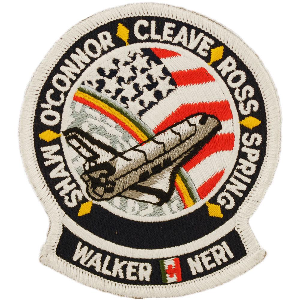 space-shuttle-mission-patch-black-white-3-michaels