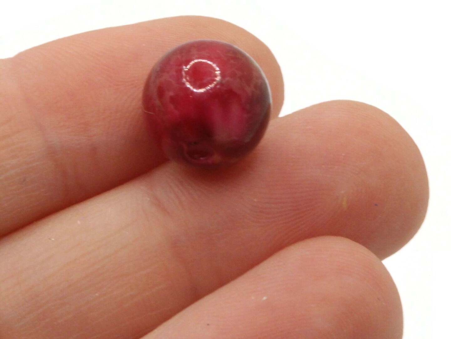 40 12mm Round Red Swirl Vintage Plastic Beads