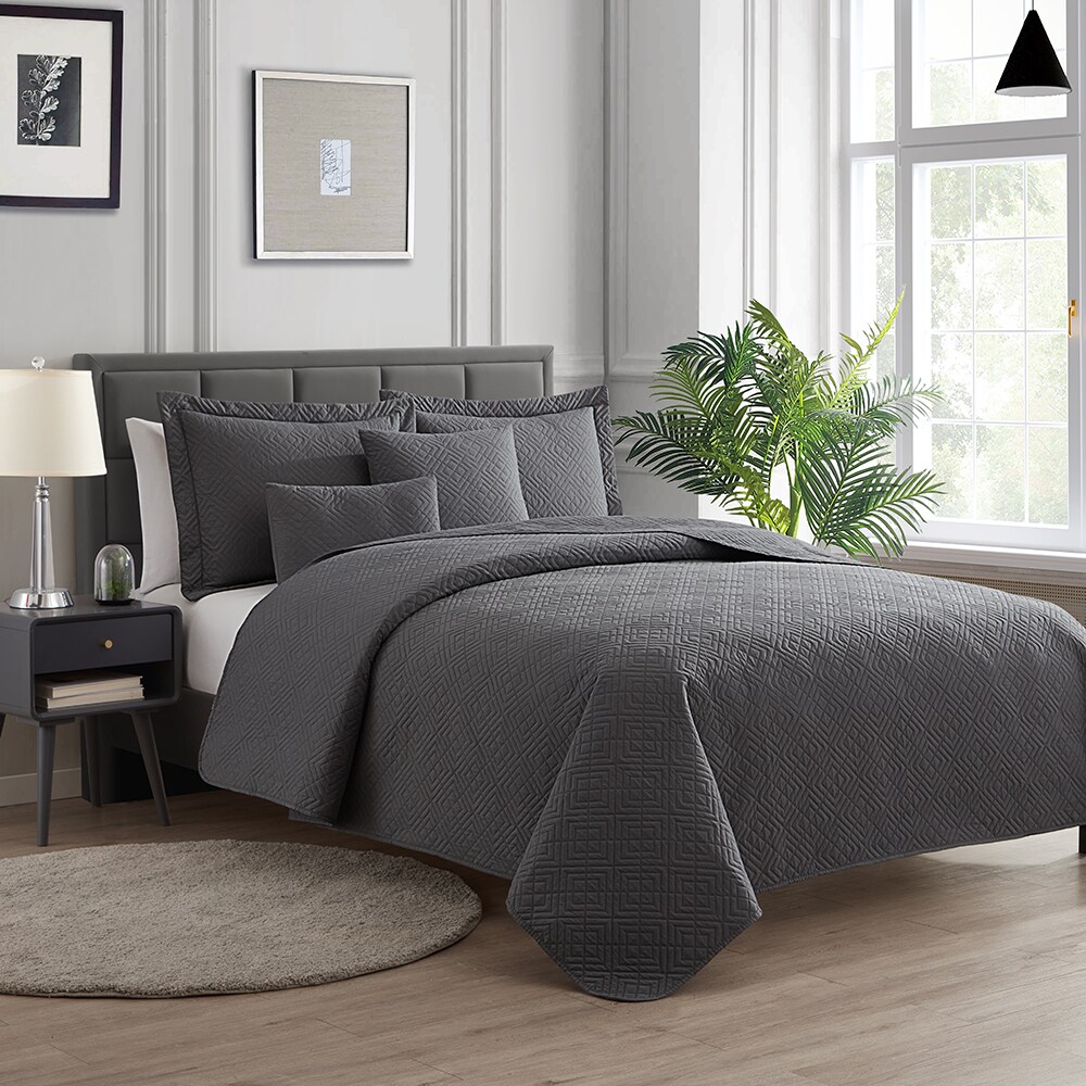 Clara Clark Quilts Set