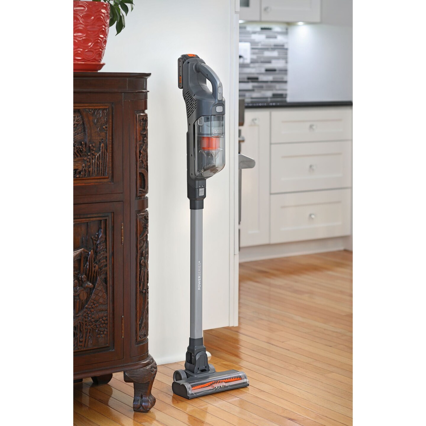 BLACK+DECKER POWERSERIES+ 20V MAX* Cordless Stick Vacuum Kit (BHFEA18D1)