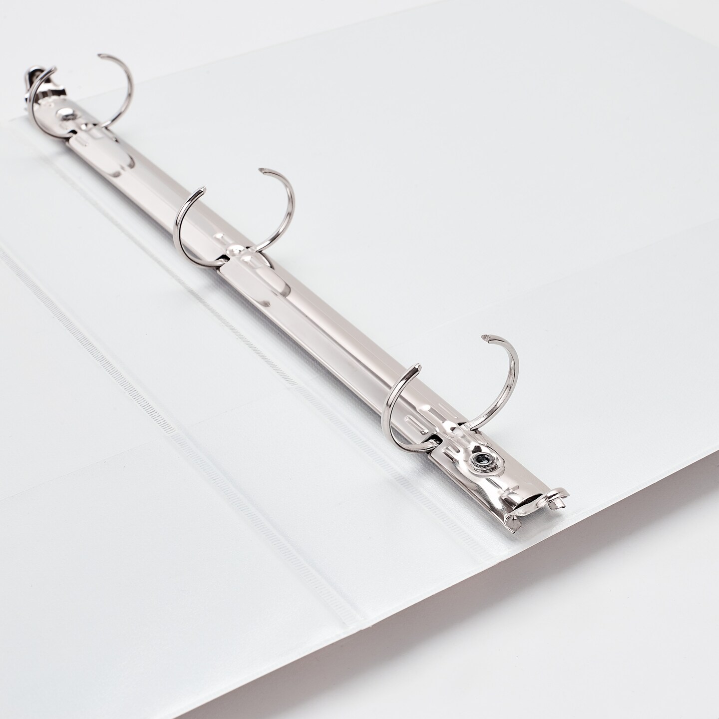 Avery Economy View 3 Ring Binder, 1 Inch Round Rings, 3 White Binders (05760)