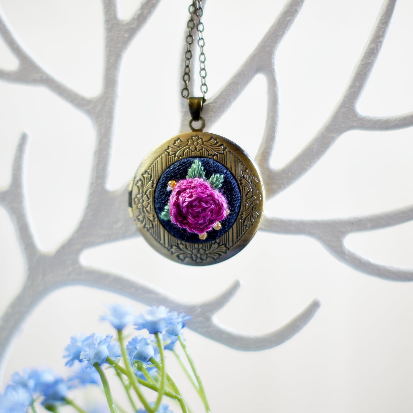 Buy Purple Necklaces & Pendants for Women by Arendelle Online | Ajio.com