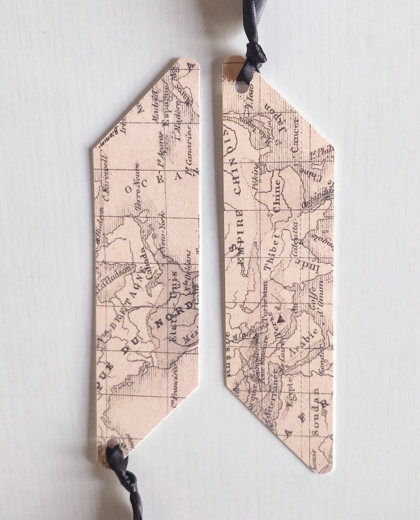 Globleland Bookmarks Making Kit, with Blank Paper Cards with Hole, Rib