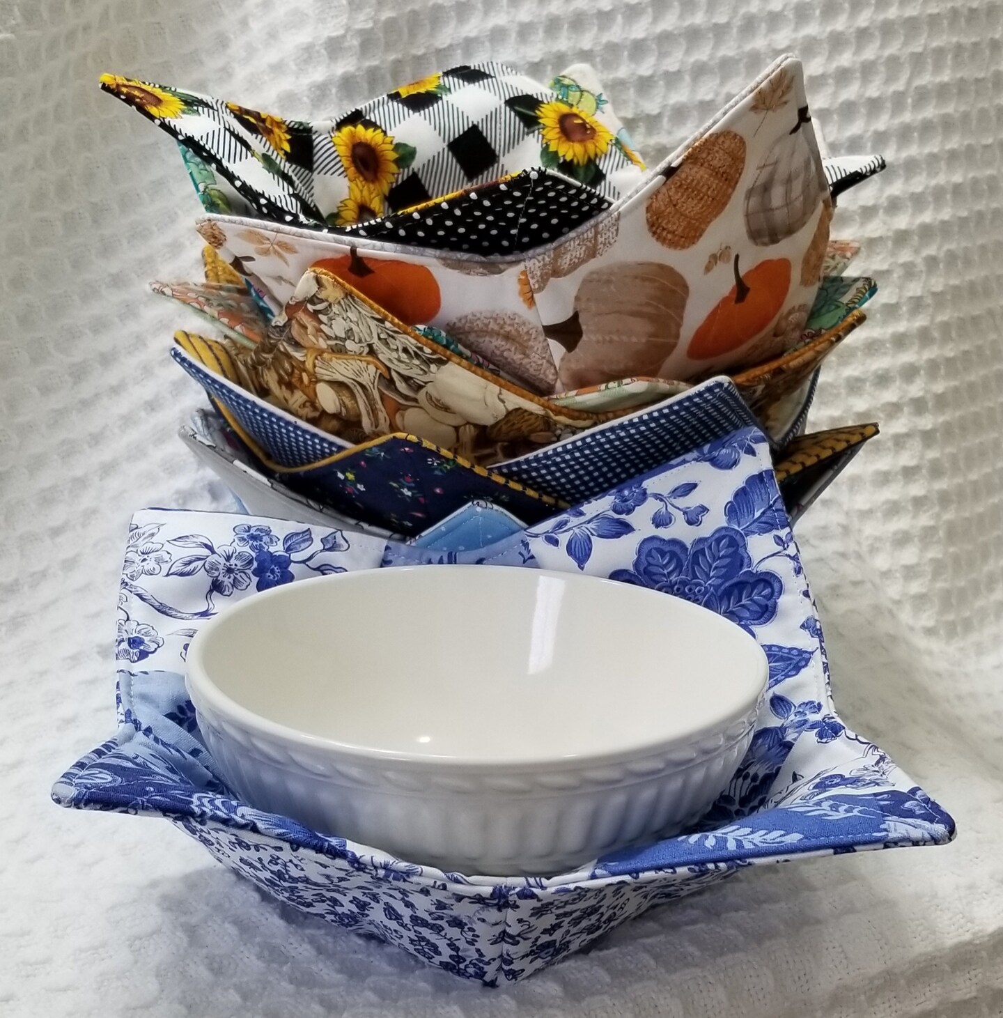 Microwave Bowl Cozy 1, Soup Bowl Cozy, Hot Bowl Holder, Bowl Cozy, Microwave  Bowl Holder Reversible Several Christmas Patterns Available 