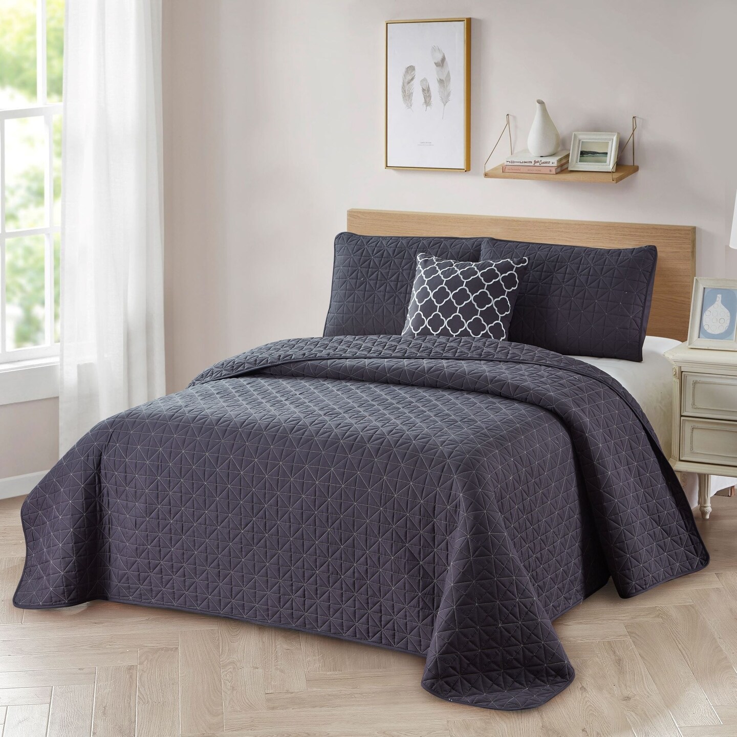 Bibb Home   4 Piece Solid Quilt Set with Cushion