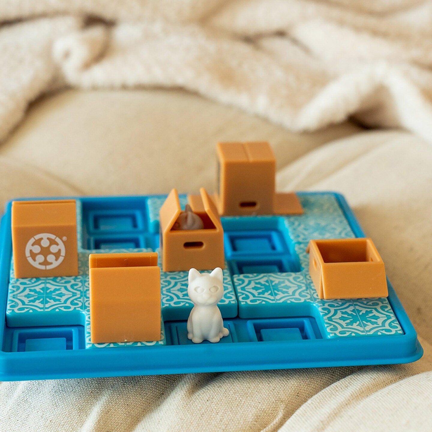 Cats &#x26; Boxes Puzzle Game