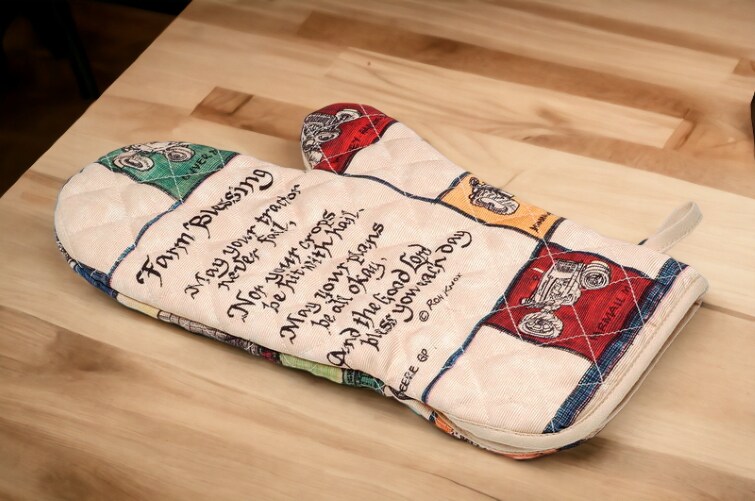 Pair of Farm Blessing Oven Mitts, Home D&#xE9;cor, Gift for Her, Gift for Mom, Kitchen D&#xE9;cor, Farmhouse D&#xE9;cor