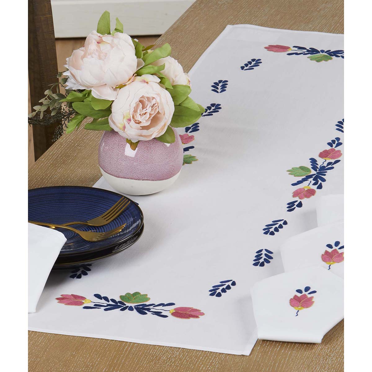 Nob Hill  Tiny Folk Flowers Runner Stamped Embroidery