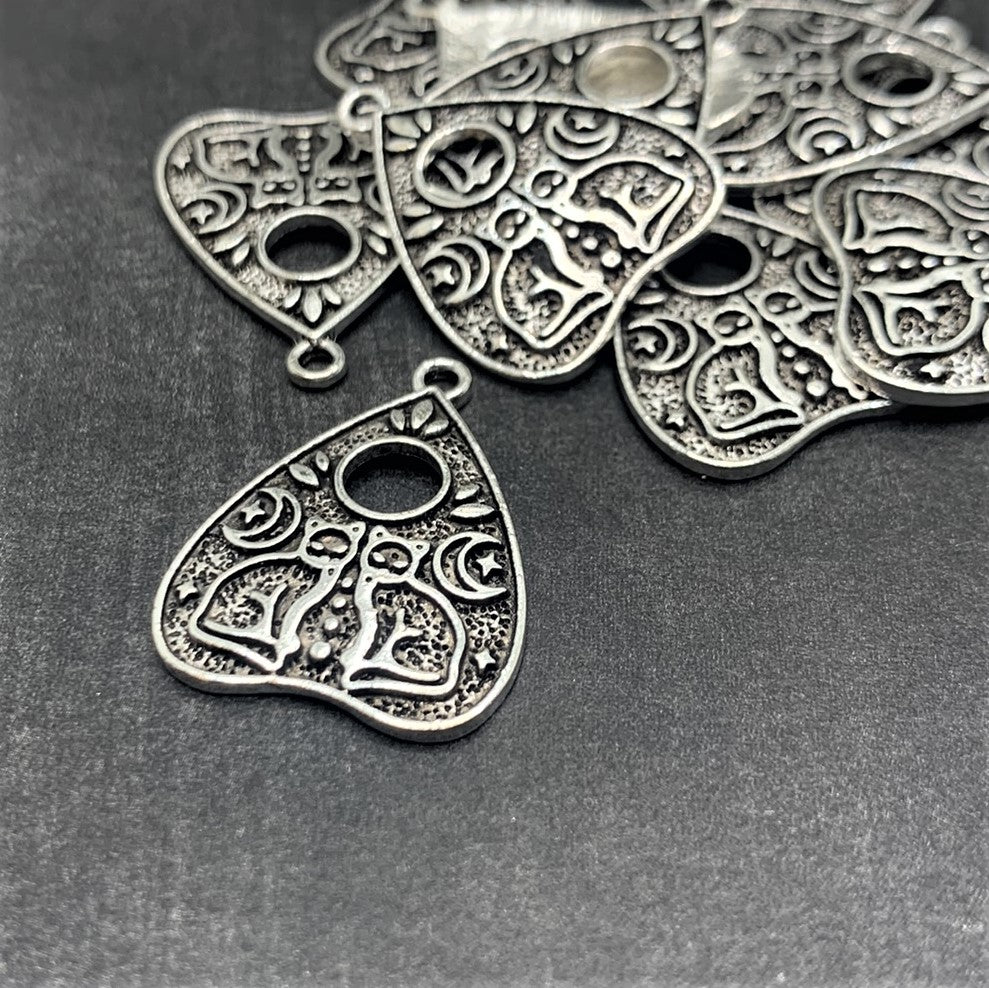 1, 4, 20 or 50 Pieces: Antique Silver Cat Ouija Planchette Charms