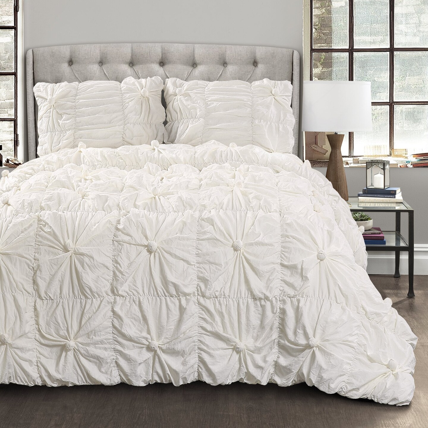 Bedding Bundle: Leah Quilt Set + Bella Comforter - King