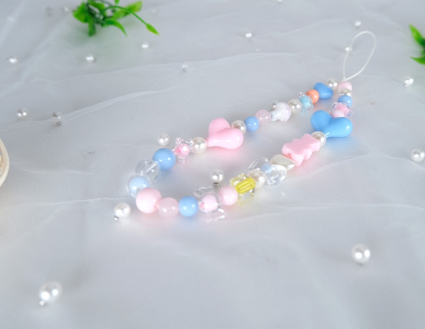 Cute Beaded Phone Wrist Strap Lanyard - Aesthetic Candy Hearts Charm For Women