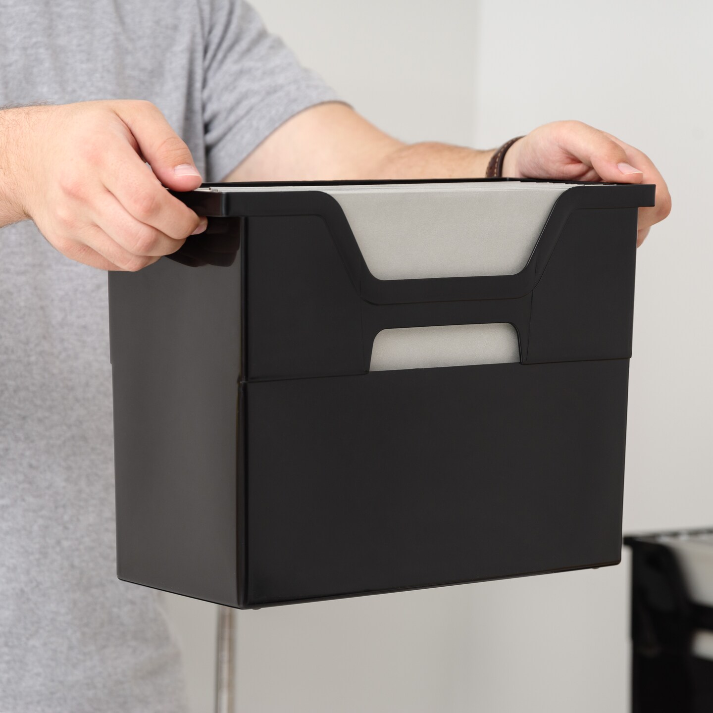 IRIS USA Hanging Plastic Desktop File Box Folders, Letter Size, Magazine File