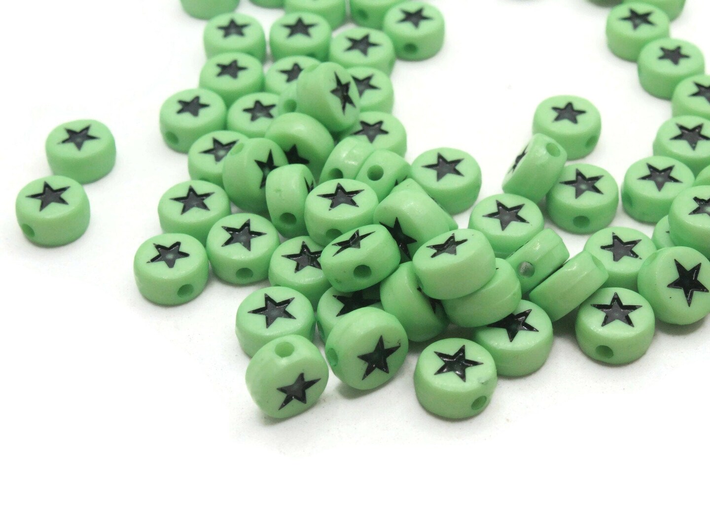 100 7mm Green Star Small Plastic Flat Round Coin Beads