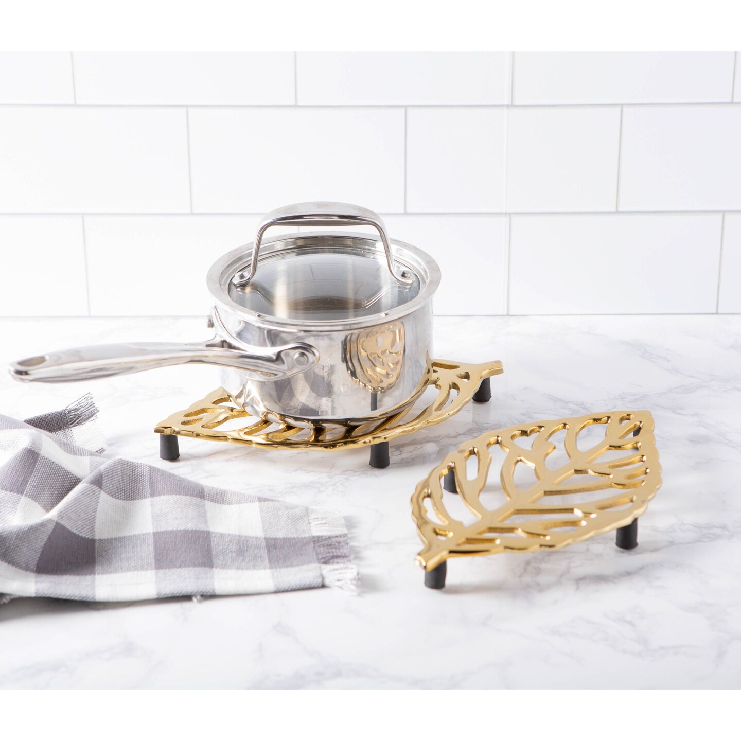 Contemporary Home Living Set of 2 Leaf-Shaped Trivet 10&#x22;