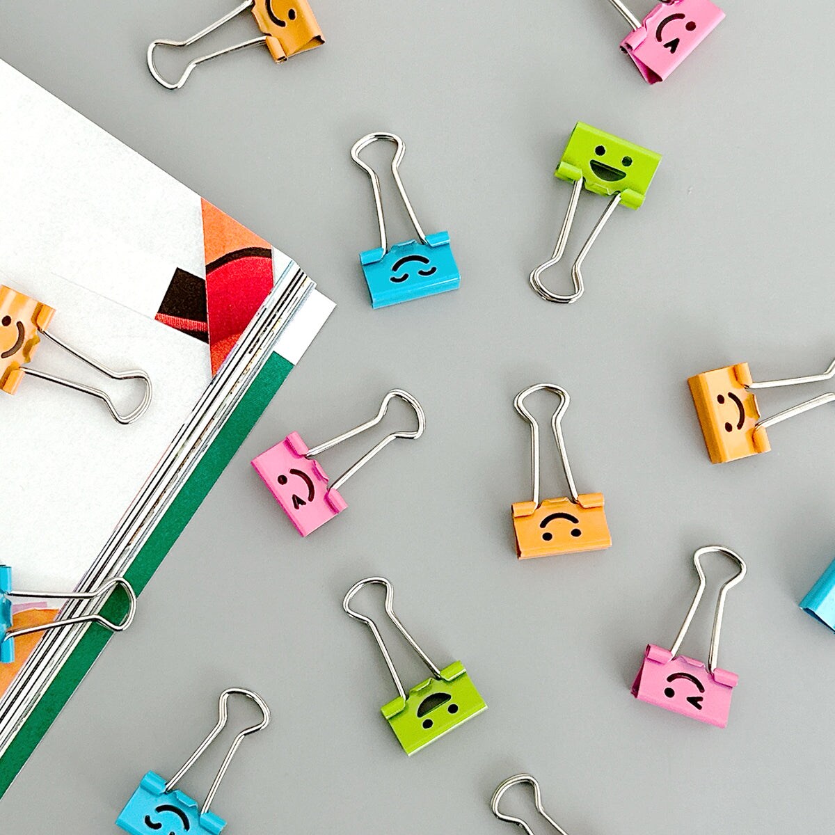 Wrapables Smiling Face Binder Clips for Office, Paper Clamps, Paper Clips