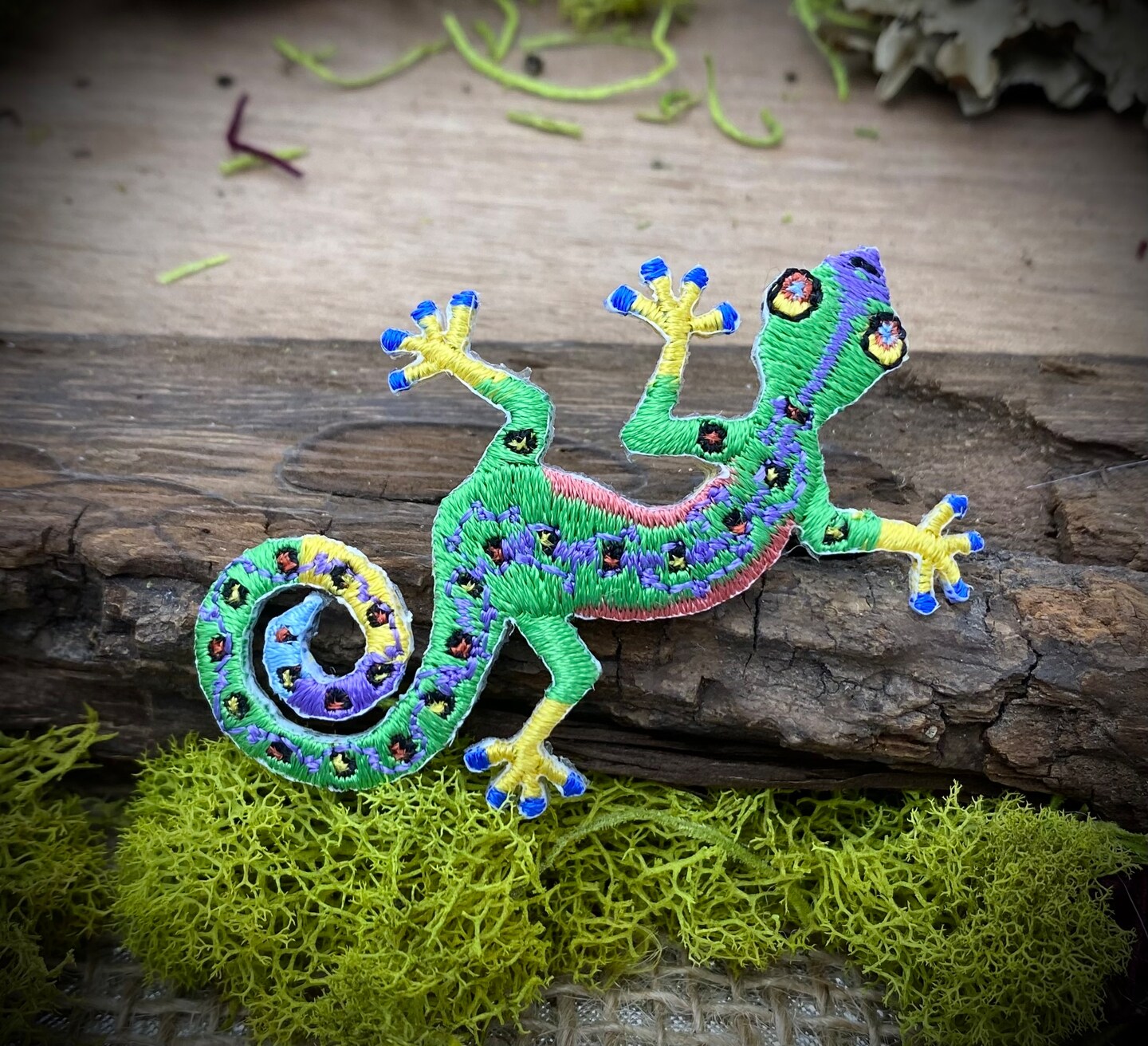 Caribbean-themed Green Gecko, Lizard, Embroidered, Iron on Patch