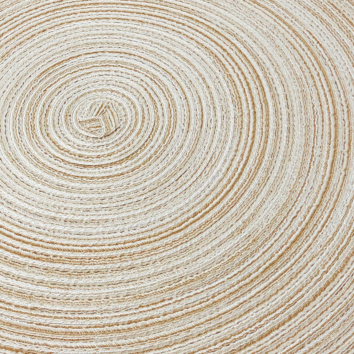 Wrapables 15&#x22; Woven Round Placemats (Set of 6)