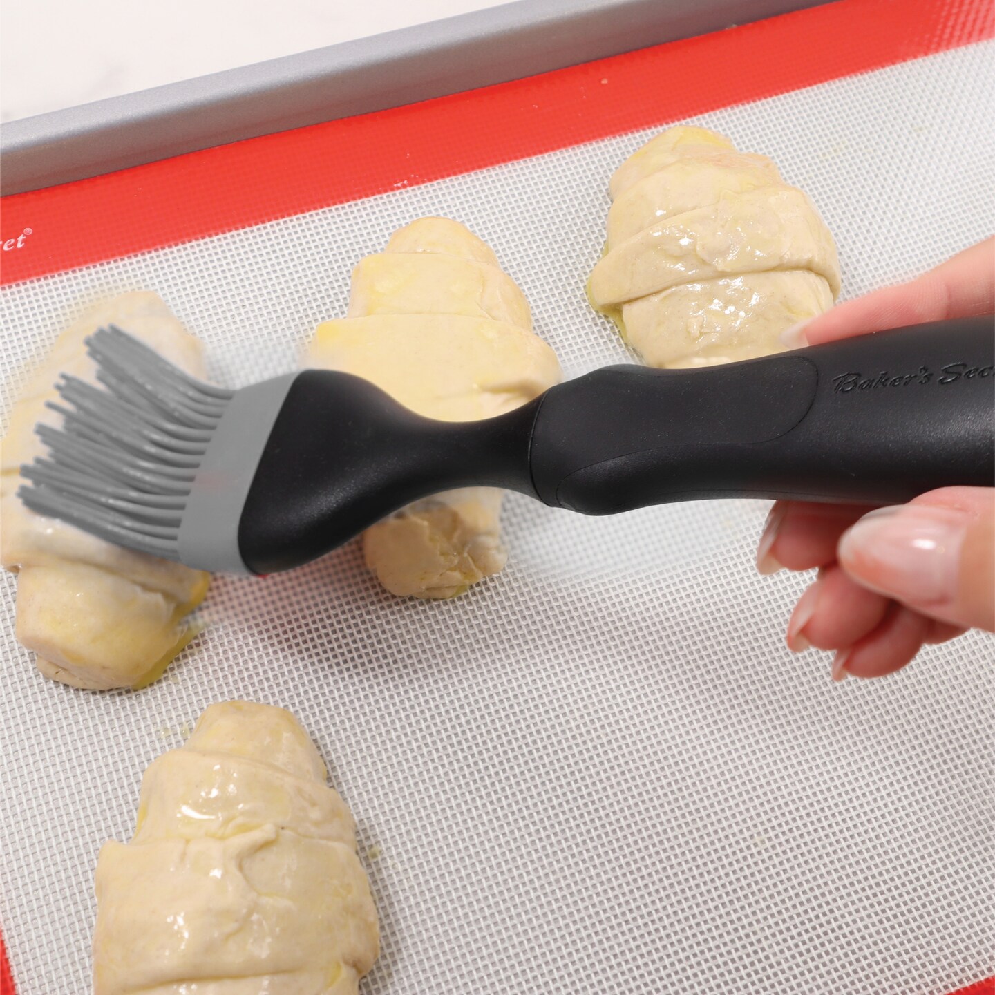 Baker's Secret - Silicone Brush with Grip Handle, for Pastry, Oil Baking, BBQ and Grilling, Baking Utensils Accessories