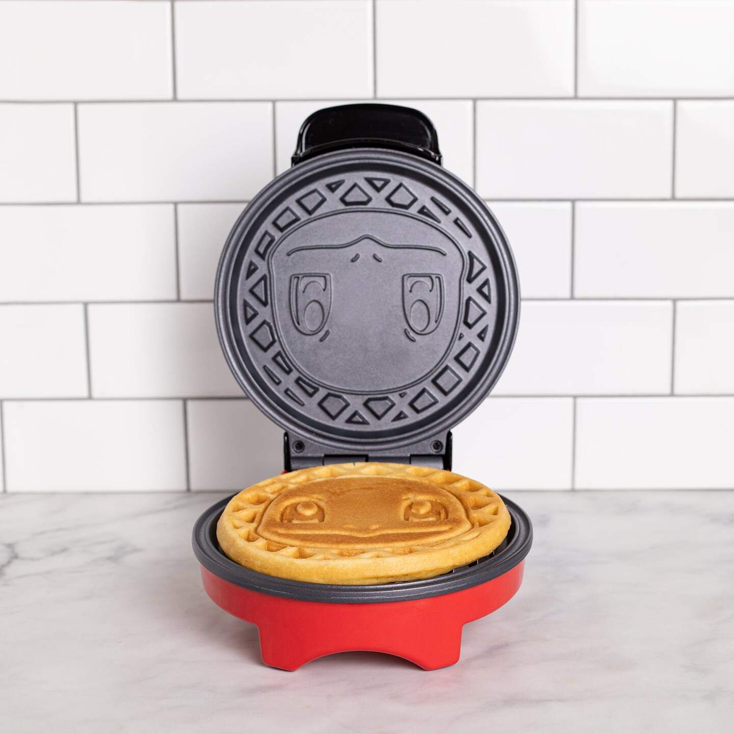 Uncanny Brands Pok&#xE9;mon Squirtle Waffle Maker