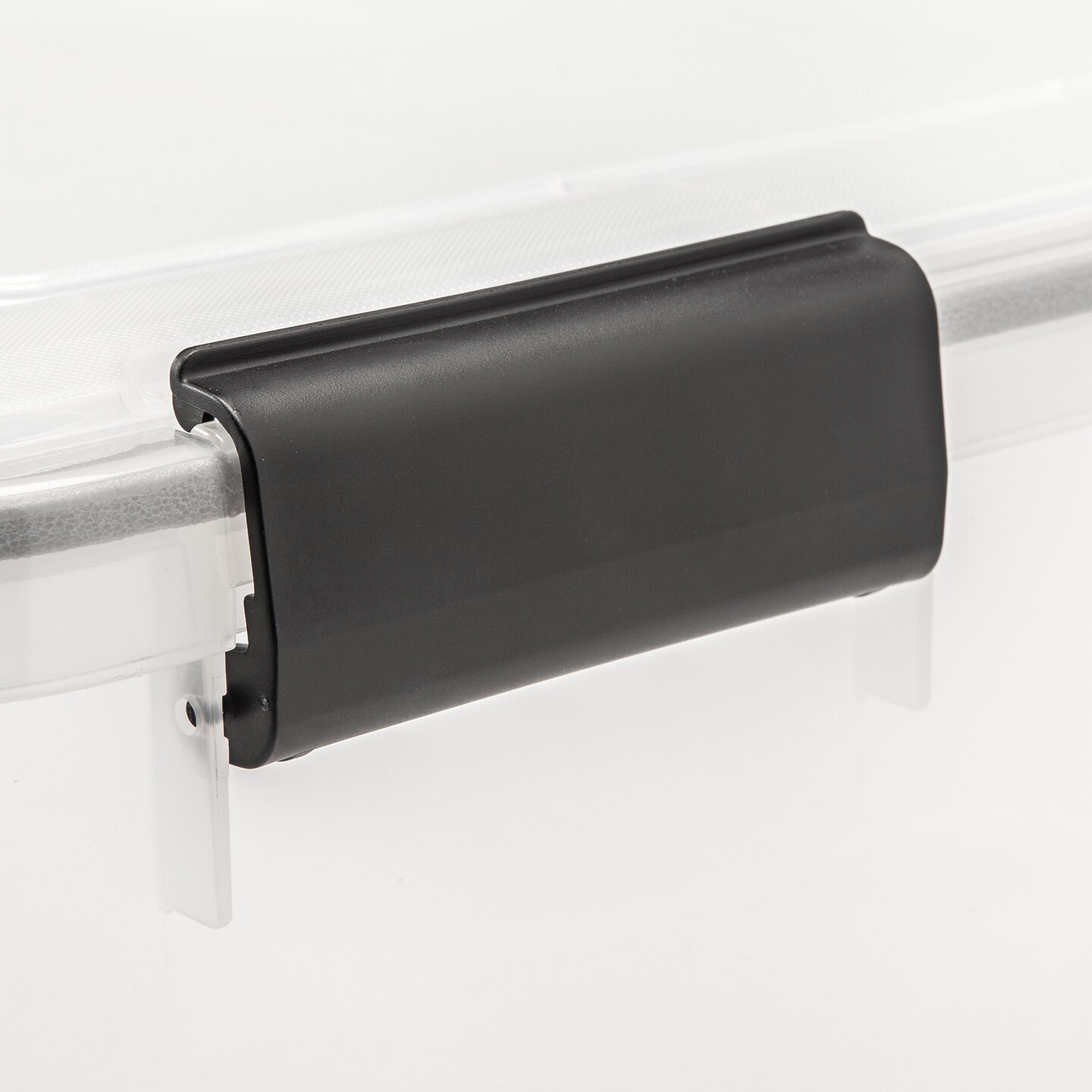 IRIS USA 46.6qt WEATHERPRO Airtight Plastic Storage Bin with Lid and Seal and 4 Secure Latching Buckles