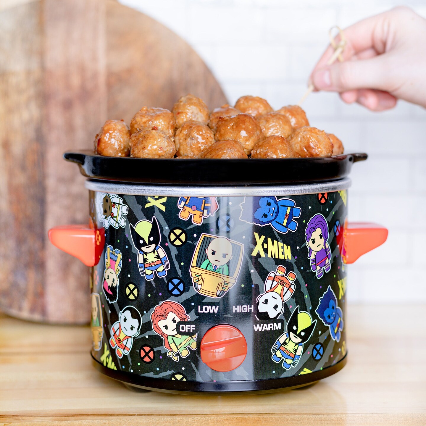 Uncanny Brands Marvel X-Men Kawaii 2qt Slow Cooker