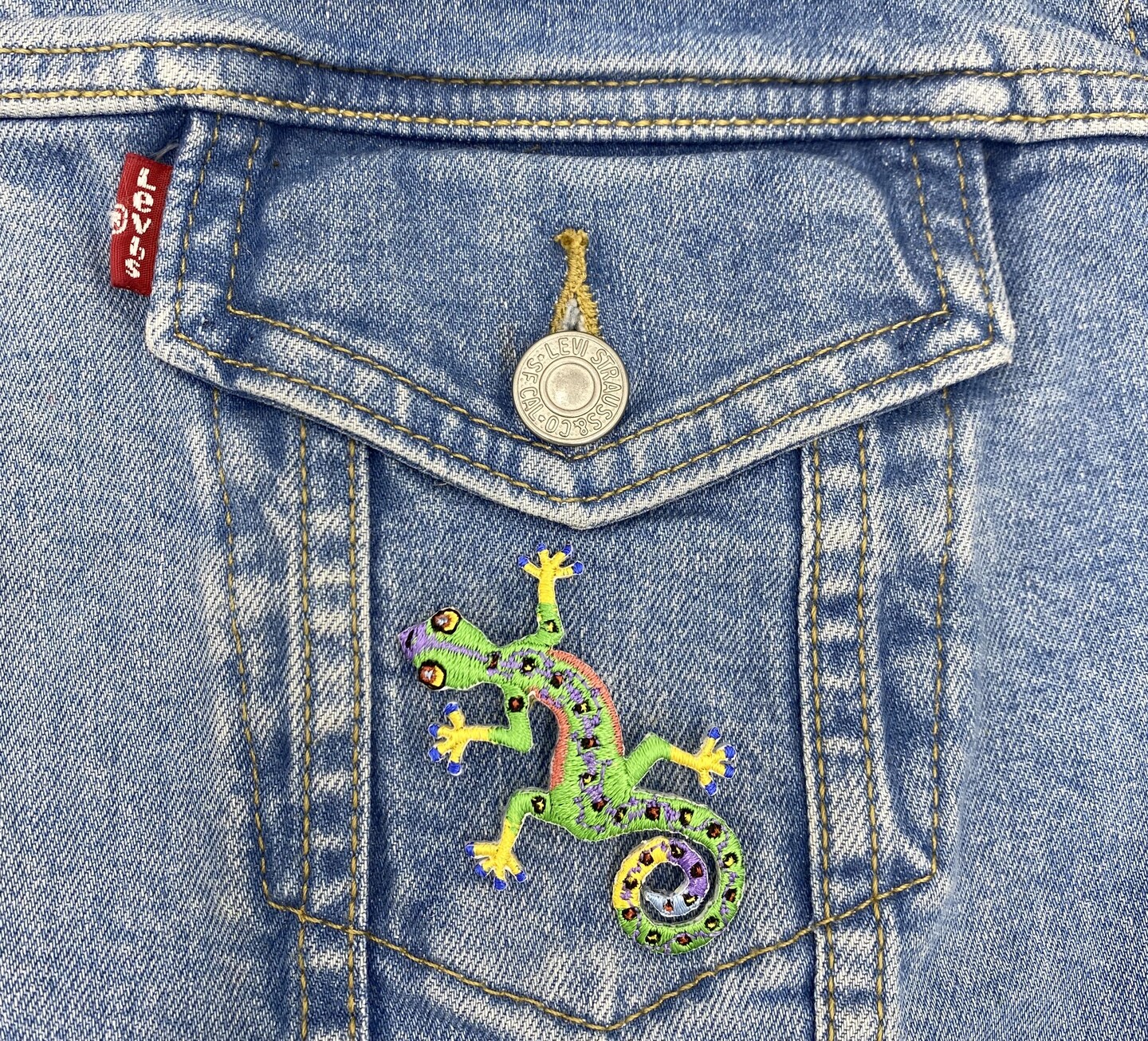 Caribbean-themed Green Gecko, Lizard, Embroidered, Iron on Patch