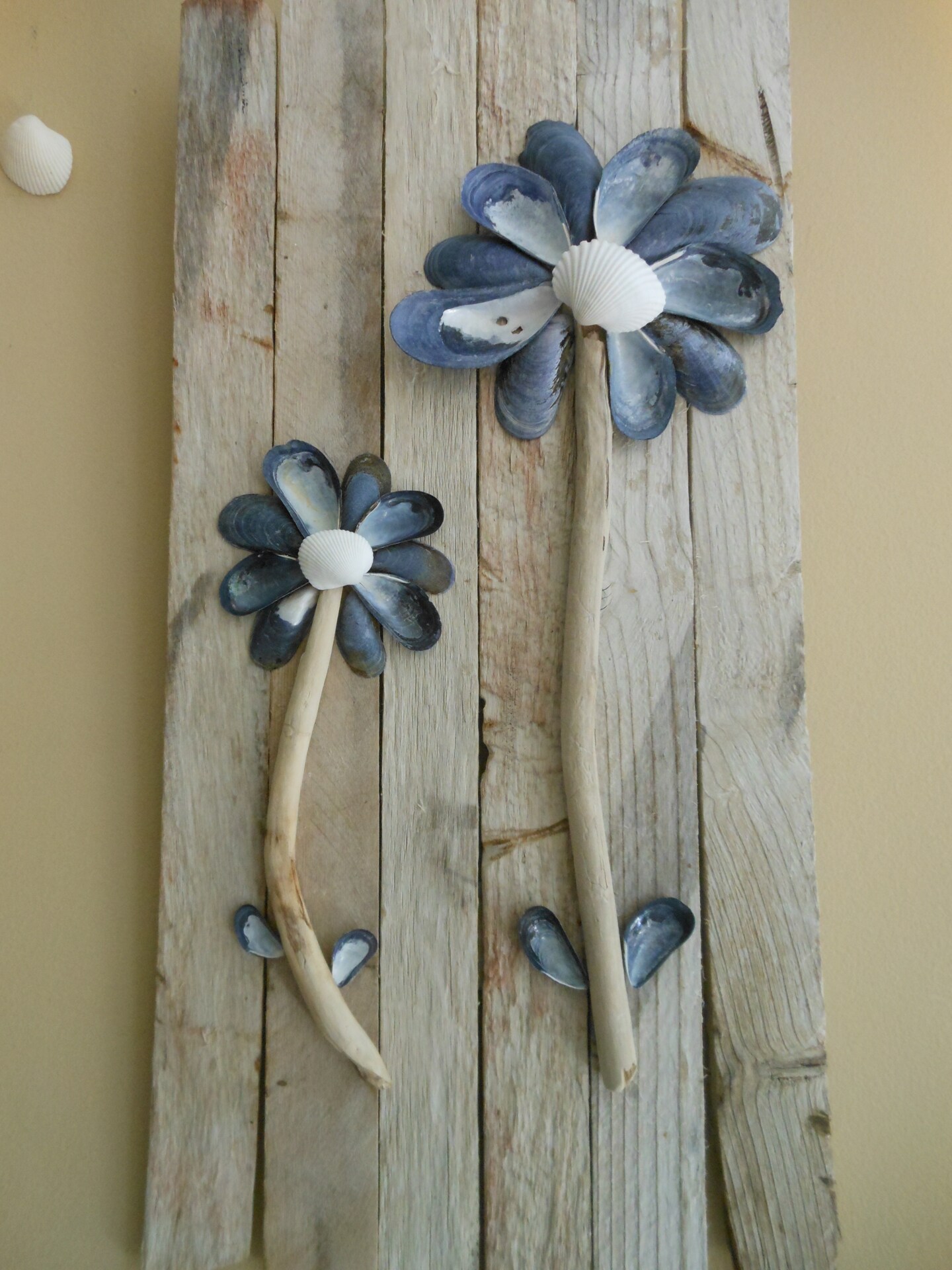 Blue Driftwood Floral Top – Unique Vintage