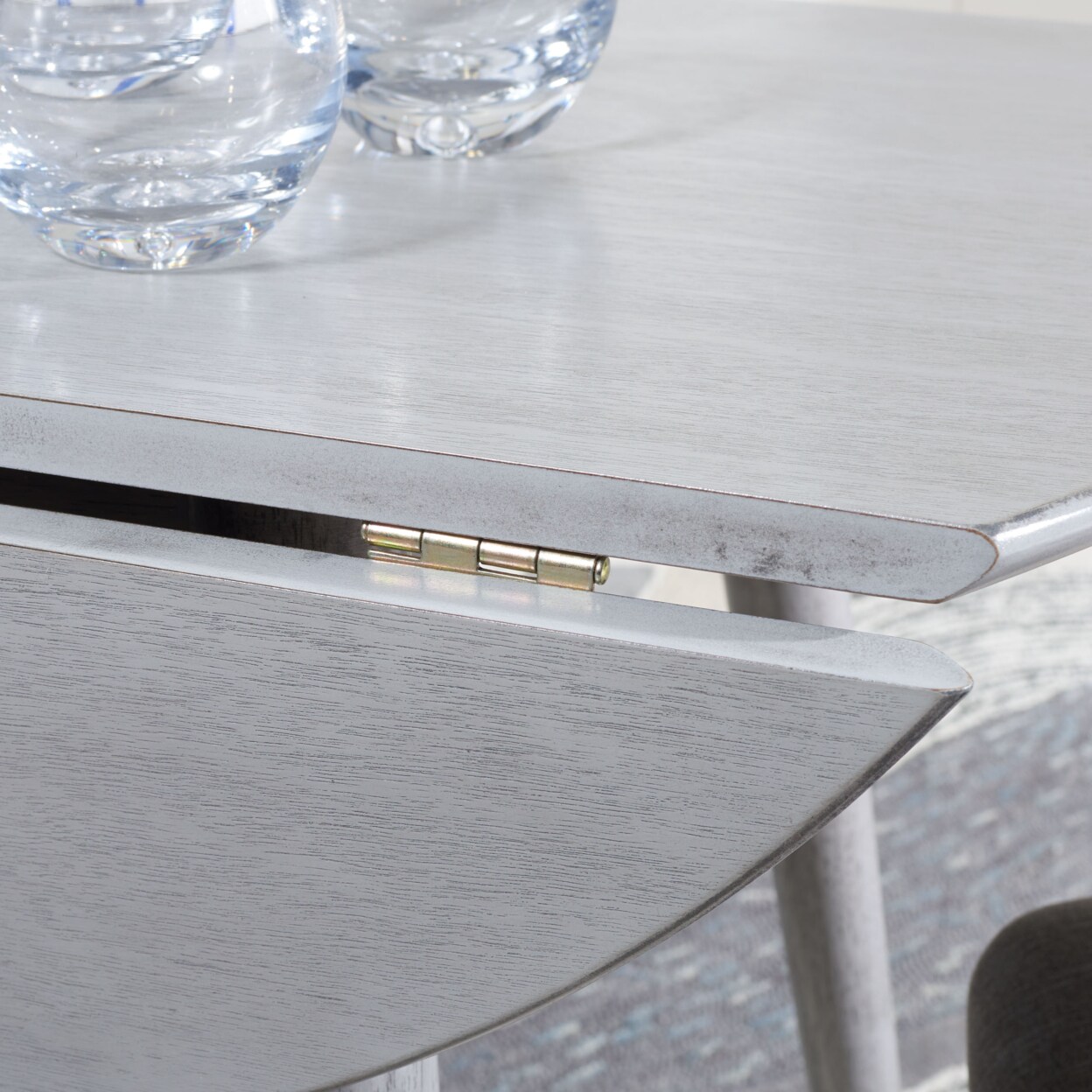 Safavieh   Lovell Folding Round Dining Table Light Grey