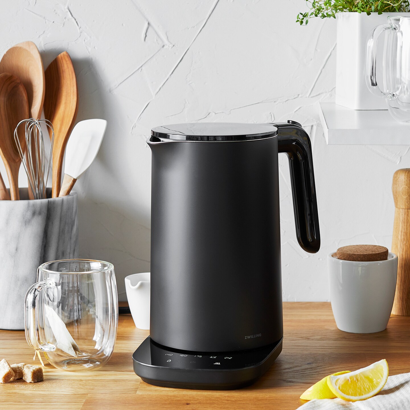 ZWILLING Enfinigy Cool Touch 1.5-Liter Electric Kettle Pro - Thumbnail 4