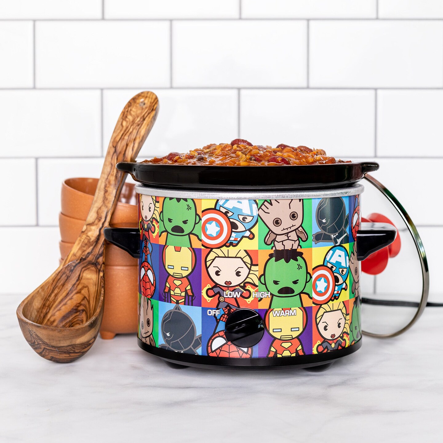 Uncanny Brands Marvel Avengers Kawaii 2 Quart Slow Cooker