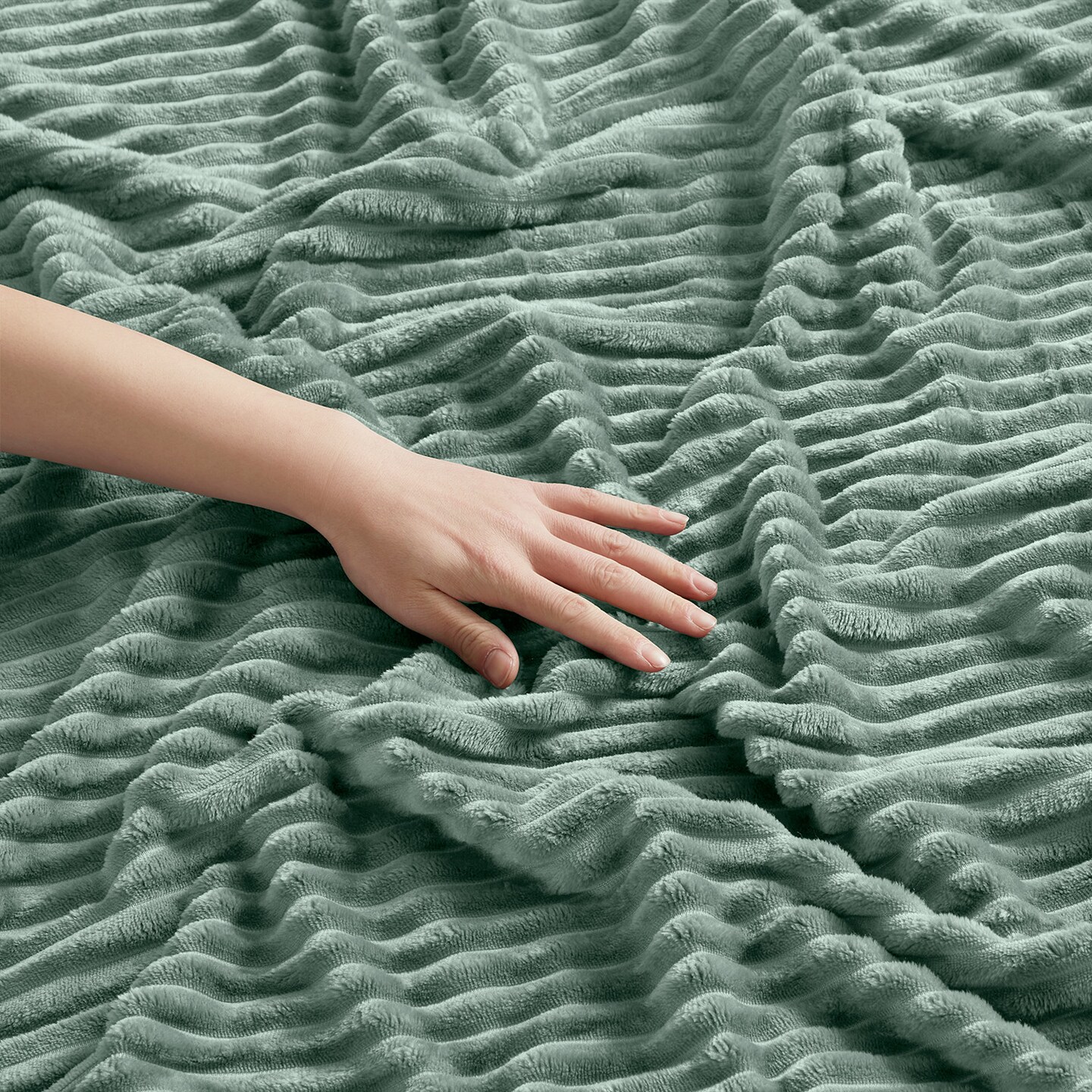 Nestl Cut Plush Fleece Blanket