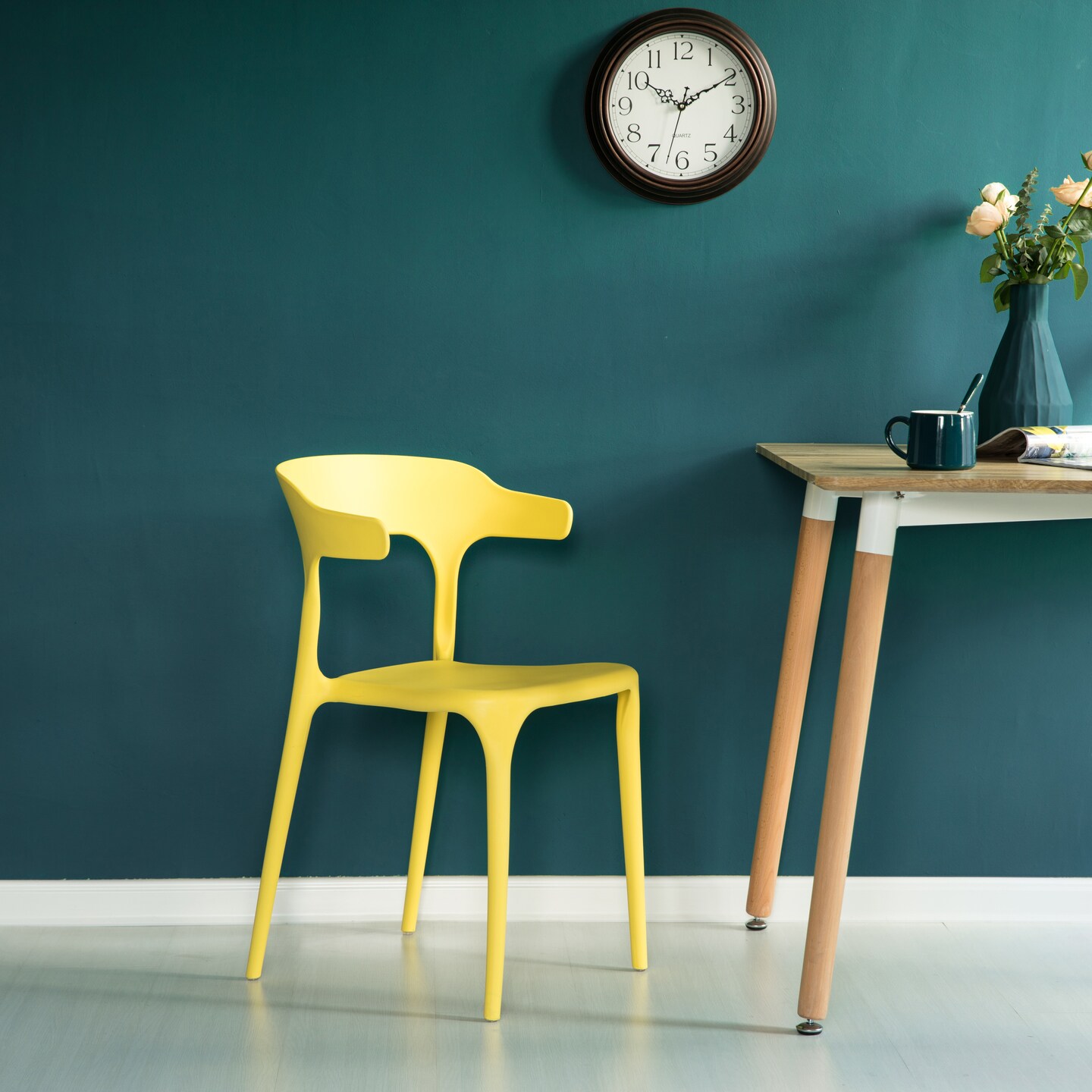 Modern Plastic Outdoor Dining Chair with Open U Shaped Back