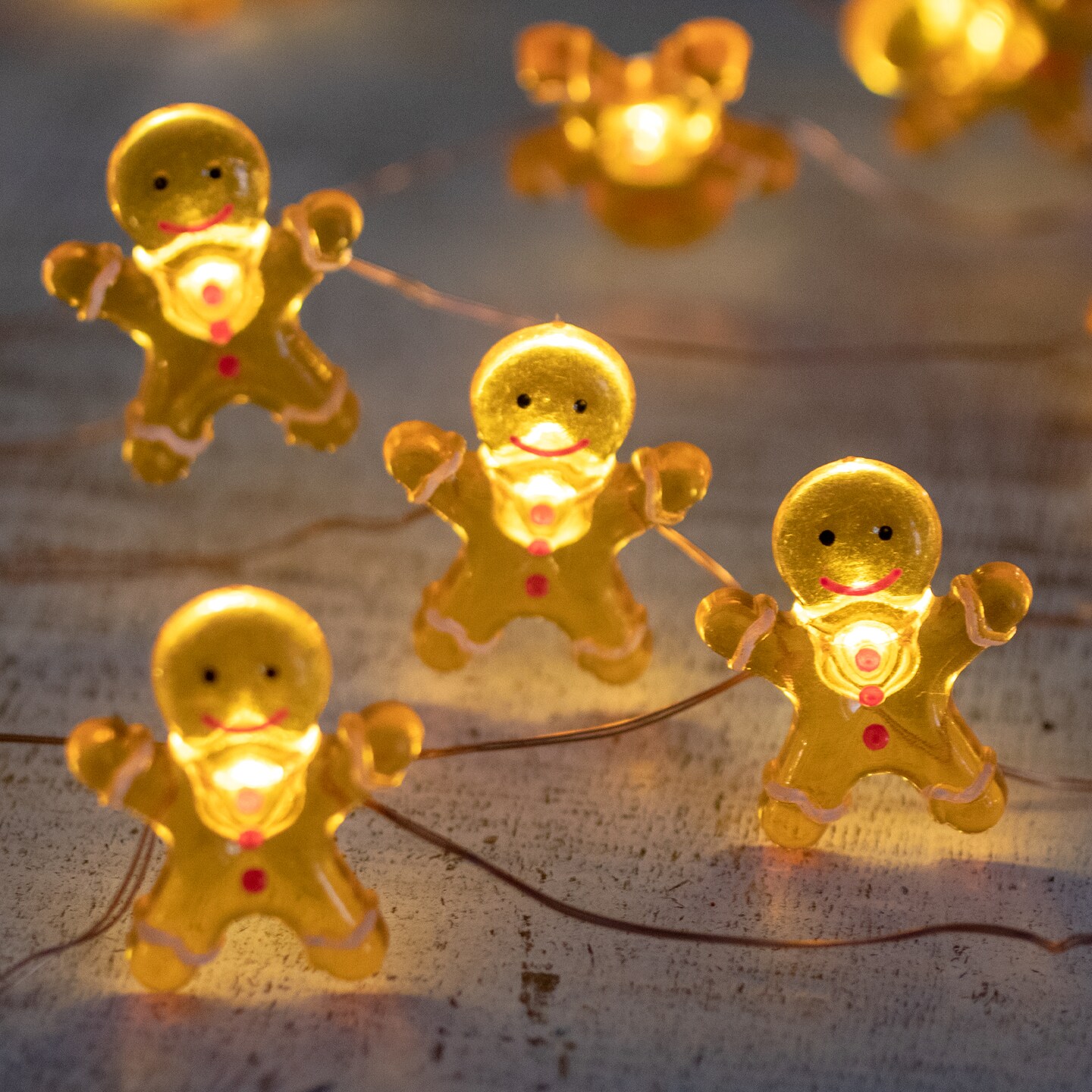 Northlight 20-Count LED Mini Gingerbread Men Christmas Fairy Lights, 6.5 ft Silver Wire