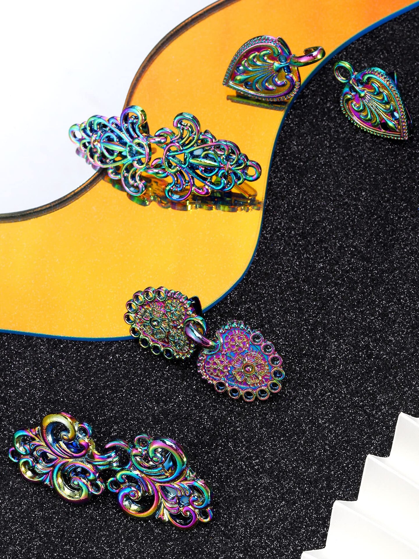 4 PCS Vintage Sweater Swirl Clip Cape Cloak Clips Retro Cardigan Clip Shawl Collar Clasp Dress Shirt Brooch Clip for Girl Women (Colorful Color, Classic)