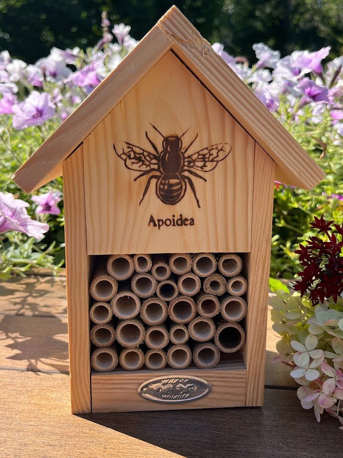 Natural Wood Pollinator House - Bee Design
