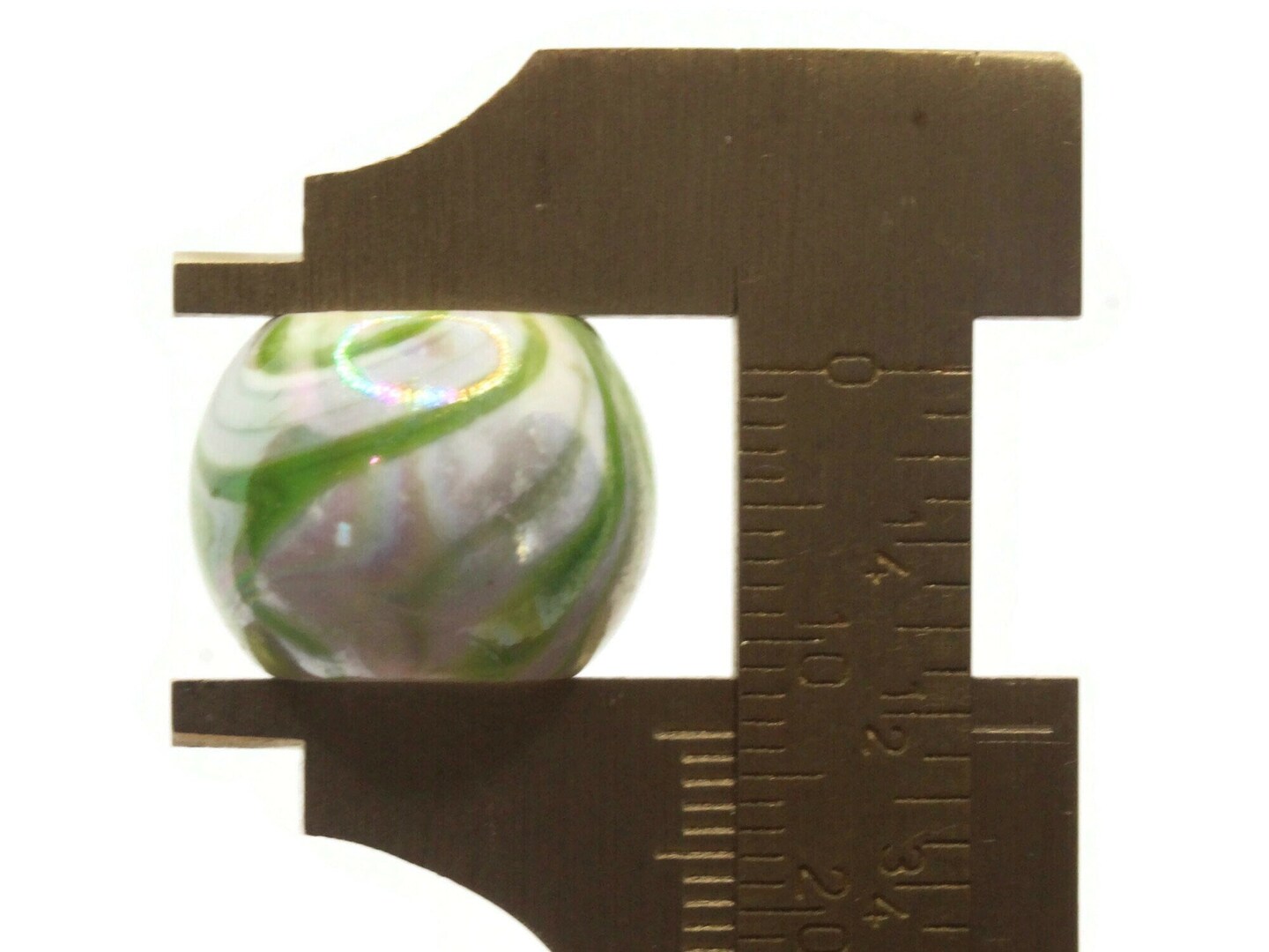 10 17mm Large Hole Macrame Green Marbleized Round Plastic Beads