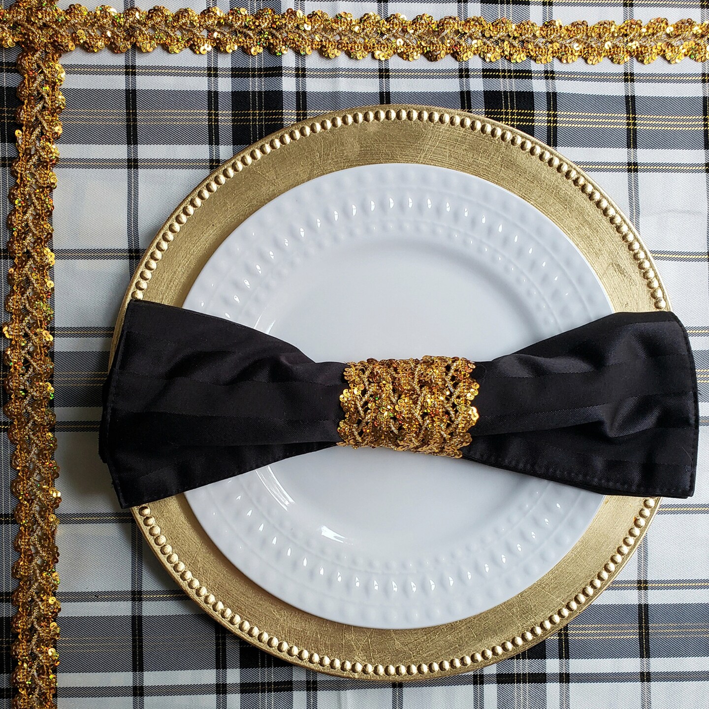 20 yards of Sharon Scallop Edge Sequin Braid Trim | 20 yard cut