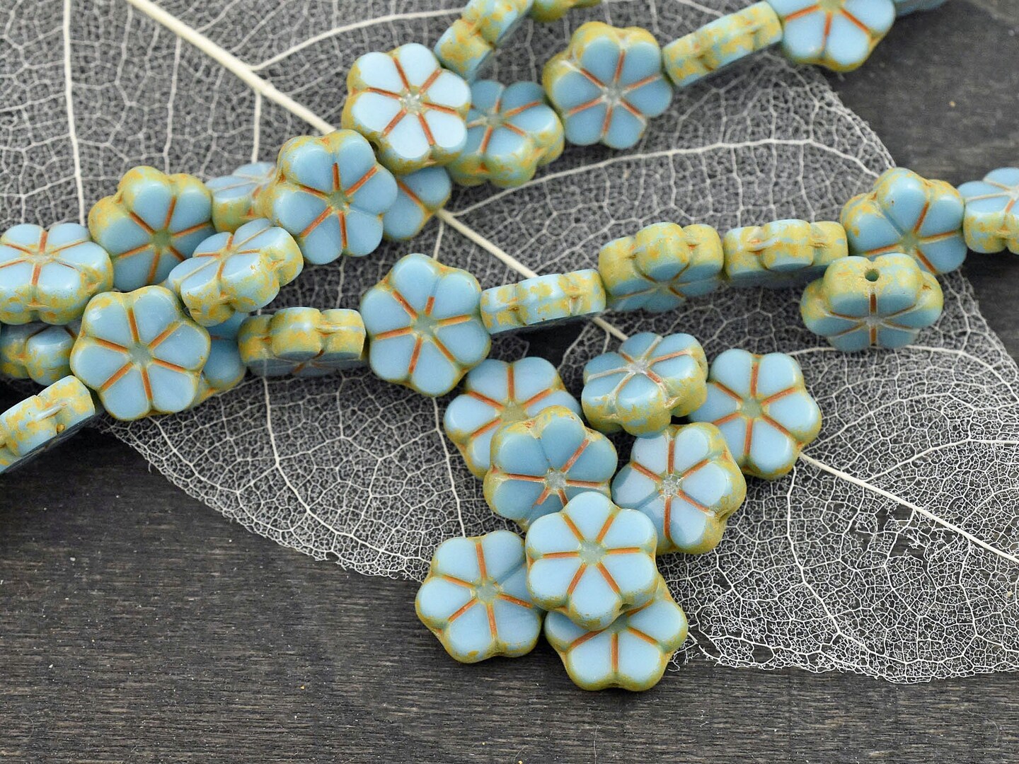 *15* 10mm Robins Egg Blue Picasso Table Cut Daisy Flower Beads
