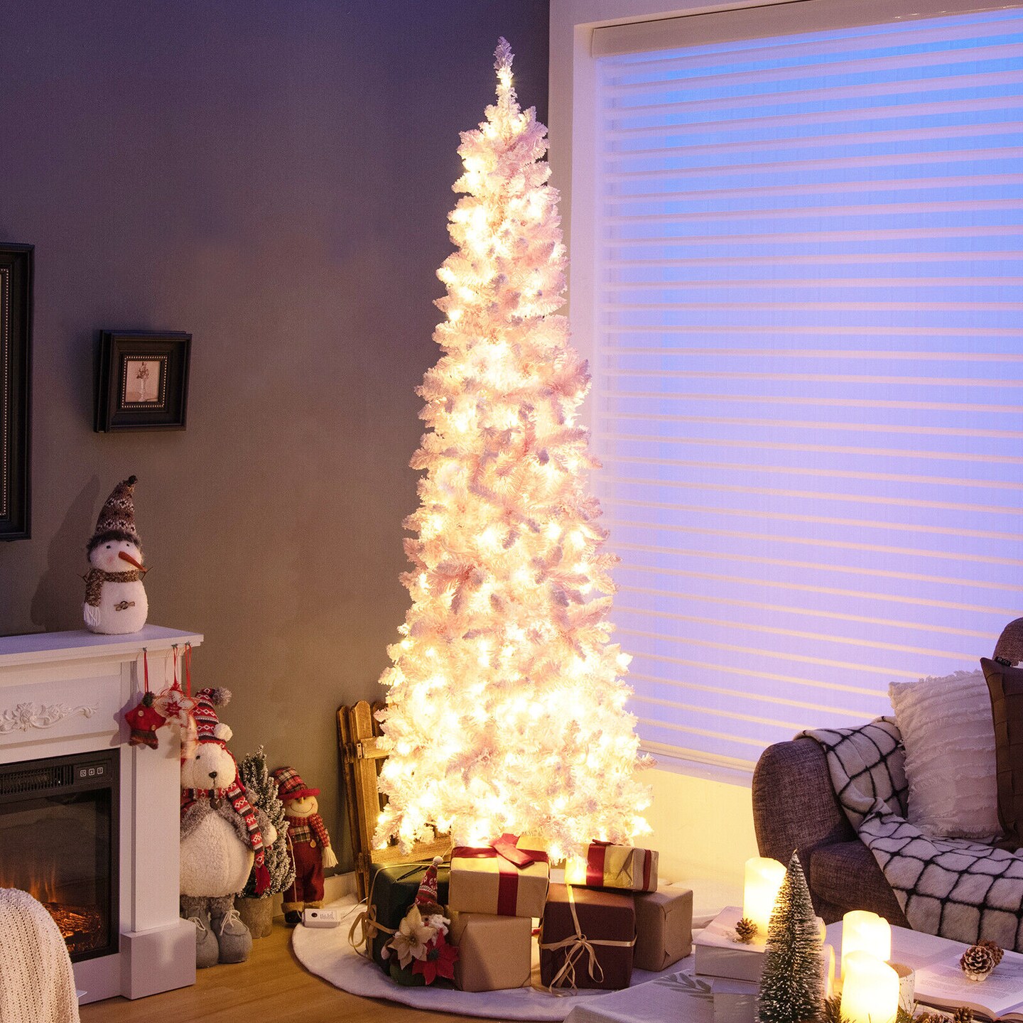 7 Feet Pre-lit Snow Flocked Hinged Pencil Christmas Tree With 300 Lights and 8 Modes