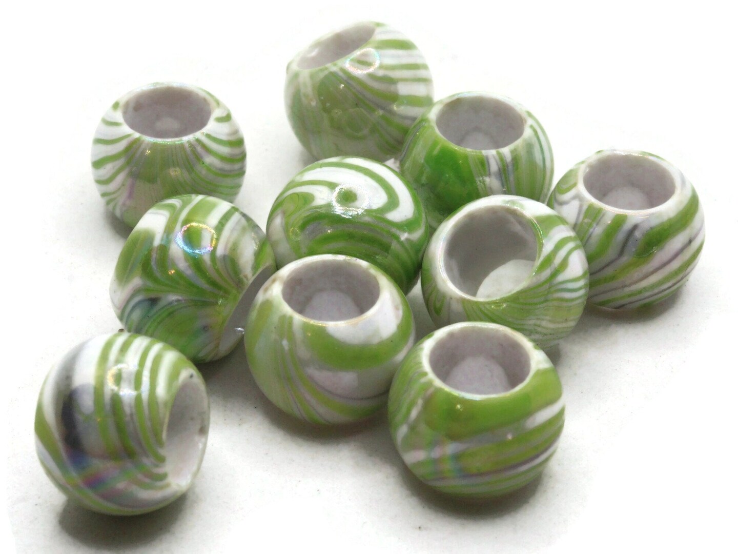 10 17mm Large Hole Macrame Green Marbleized Round Plastic Beads