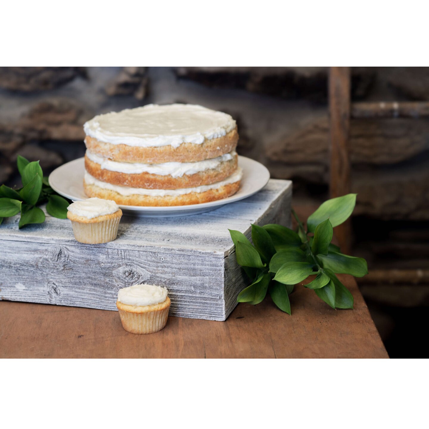 Rustic Farmhouse Reclaimed Wood Cake Stand, Dessert Stand