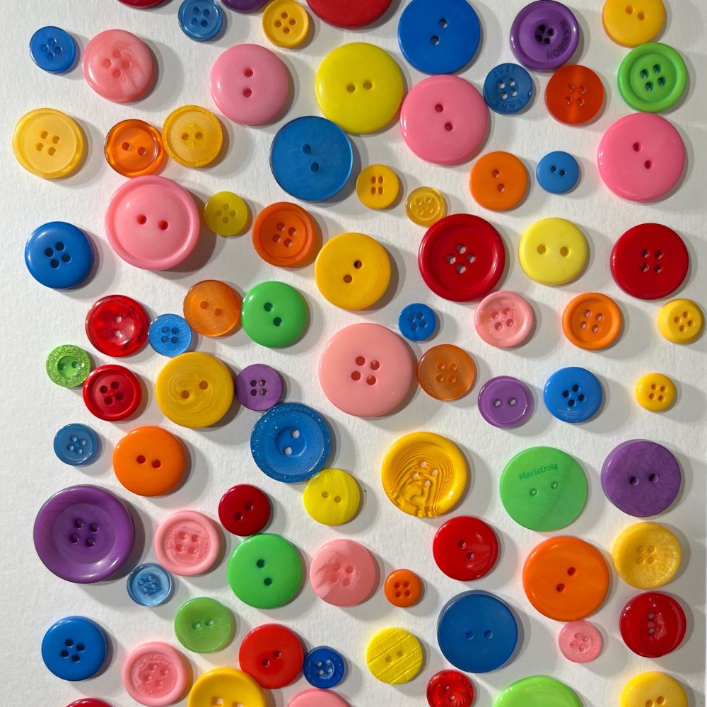 Buttons Galore and More 500-700 Pcs Mixed Color Assorted Sizes Round Resin Buttons for Crafts Sewing Scrapbooks