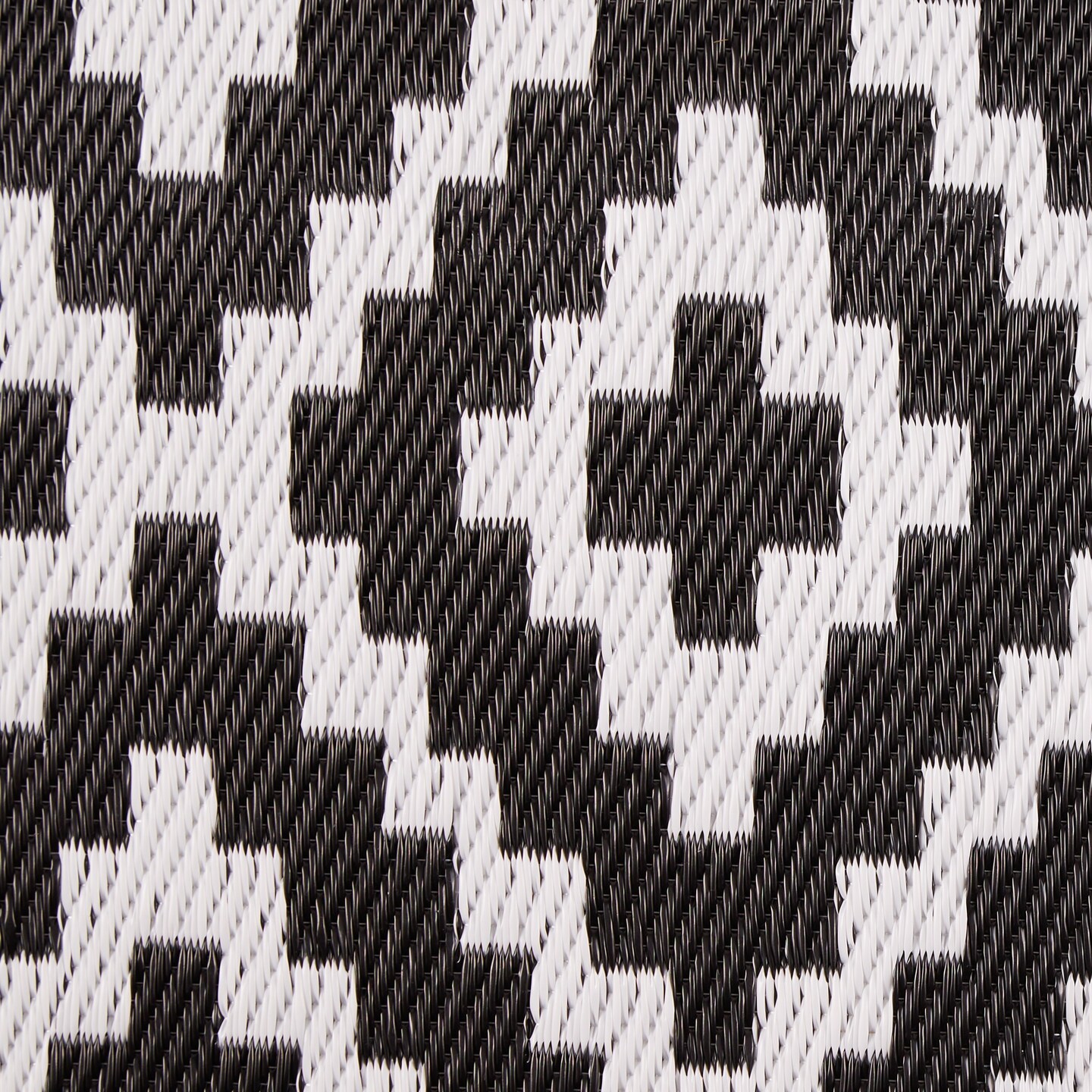 DII Black and White Mesa Outdoor Rug 4x6 Ft