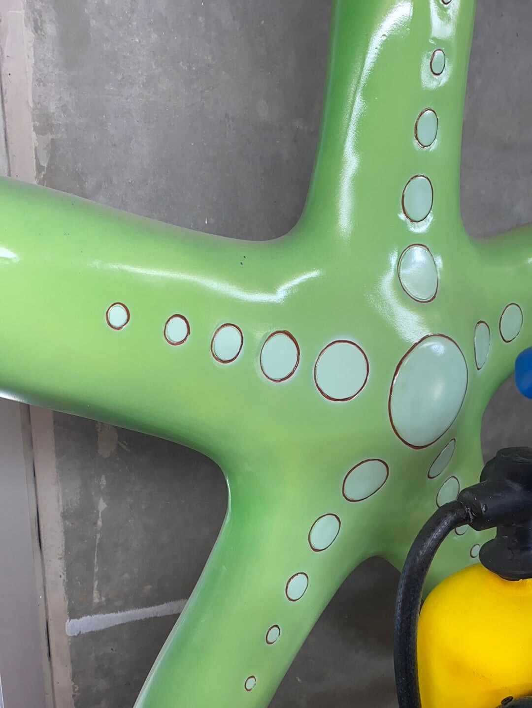 Comic Starfish Bubbles Statue