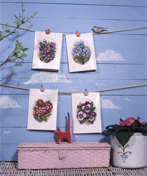 Complete cross stitch kit - greetings card &#x22;Red flowers&#x22; 6160