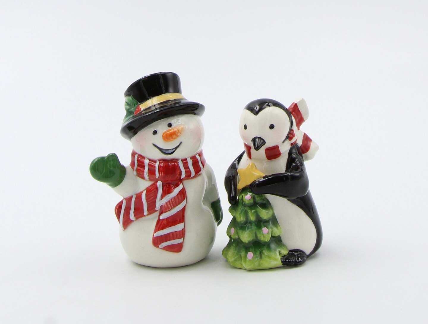 Ceramic Snowman and Penguin Ceramic Salt and Pepper Shakers, Home D&#xE9;cor, Gift for Her, Gift for Mom, Kitchen D&#xE9;cor, Christmas D&#xE9;cor