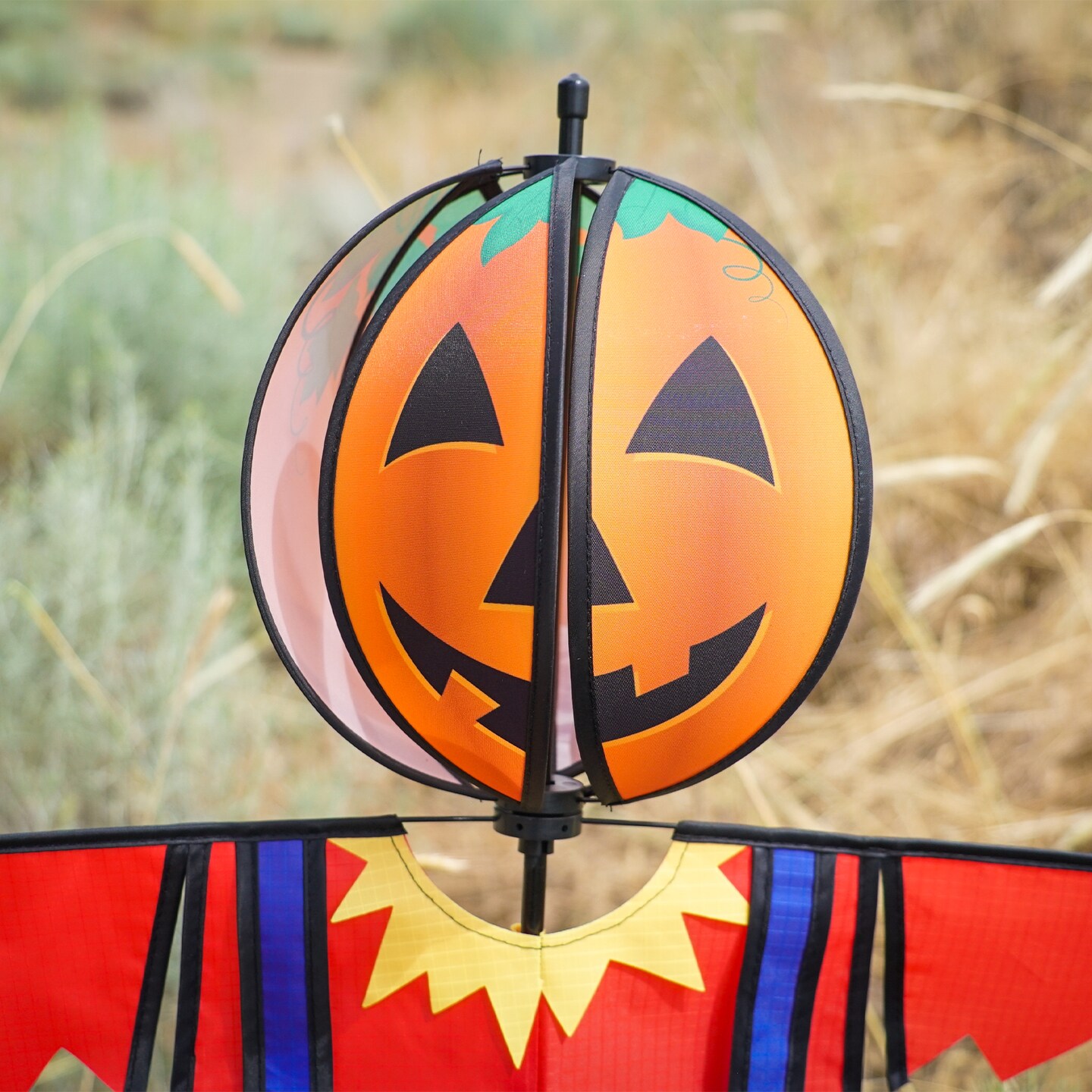 In the Breeze 2485 &#x2014; Pumpkin Scarecrow Ground Ball Spinner &#x2014; Autumn Halloween Yard D&#xE9;cor Wind Spinner