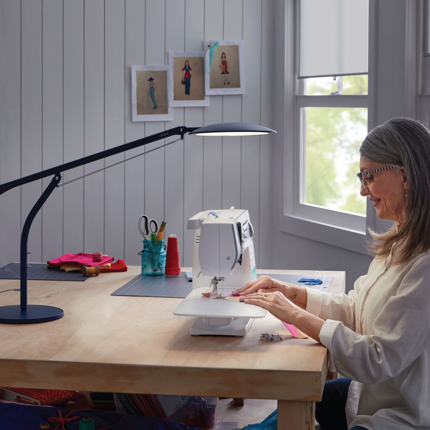 Cricut Bright 360 Table Lamp &#x26; Design Files Bundle